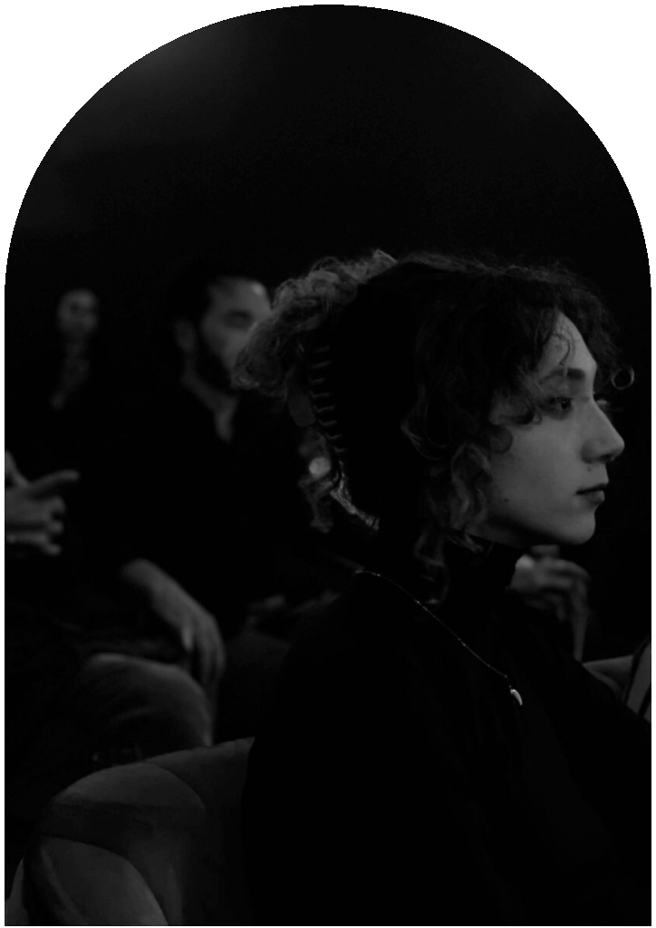 O Quadro screening Ando Living